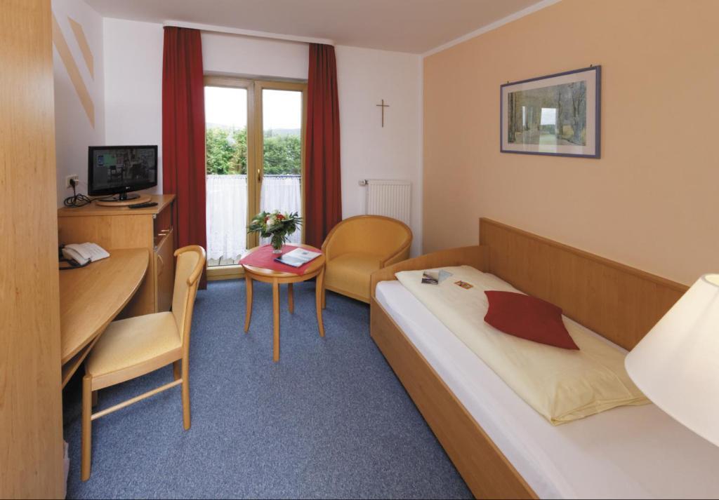 Panorama-Hotel Am See Neunburg vorm Wald Rum bild